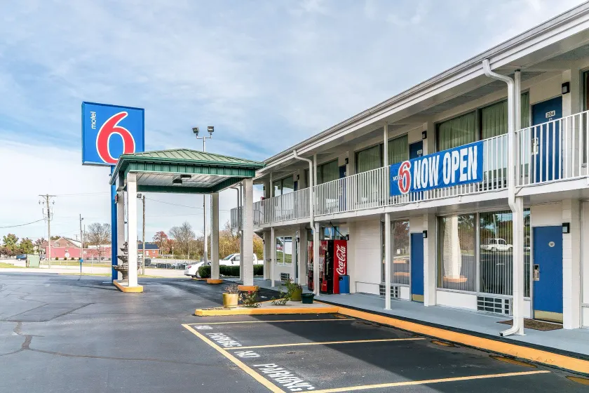 Motel 6-Somerset, KY - Image 1