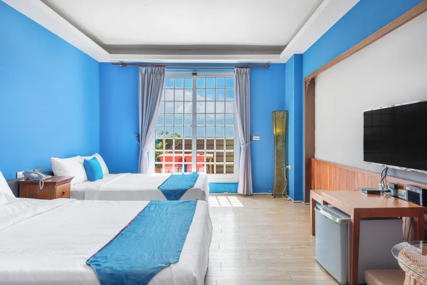 Golden Ocean Azure Hotel - Image 1