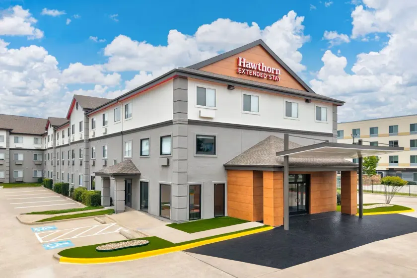 Hawthorn Extended Stay by Wyndham DFW Airport North - Image 1