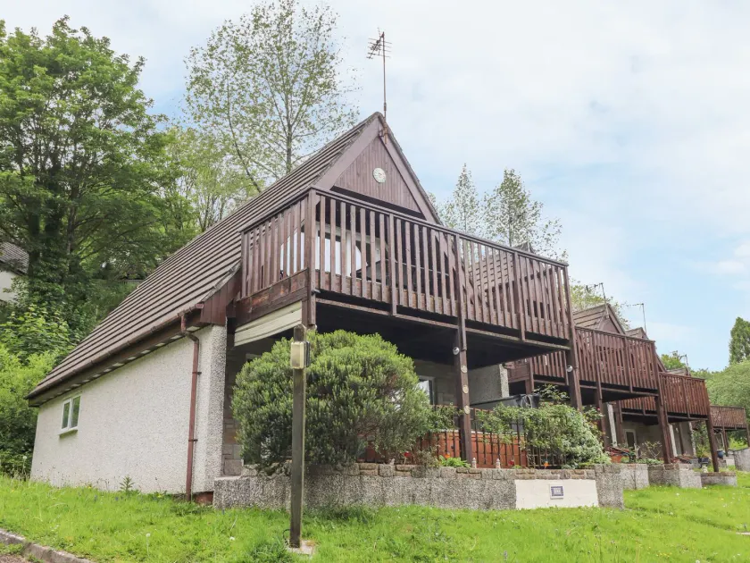 Valley Lodge 52 - Image 1