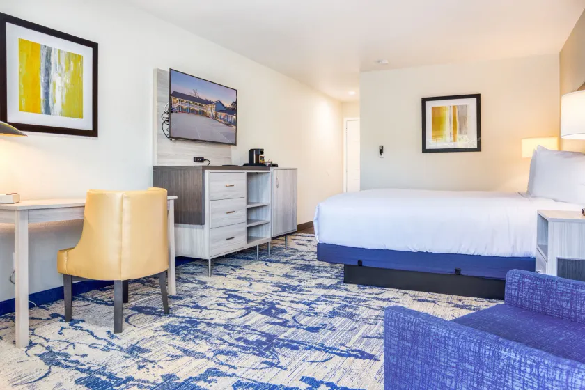 Creekside Inn Downtown - Image 1