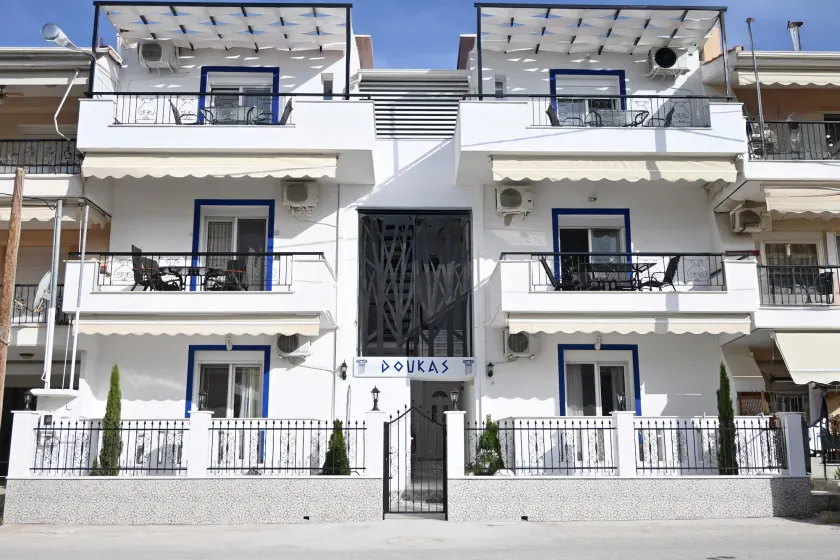 Doukas Aparthotel - Image 1