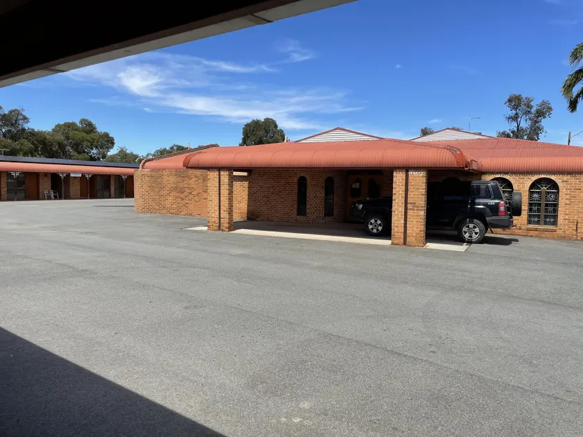 True blue Motor Inn - Image 1