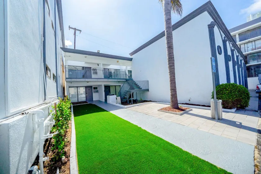 MC Pacific Inn & Suites Torrance - Image 1