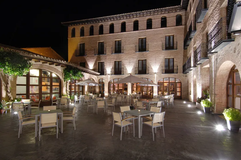 Hotel Cienbalcones - Image 1