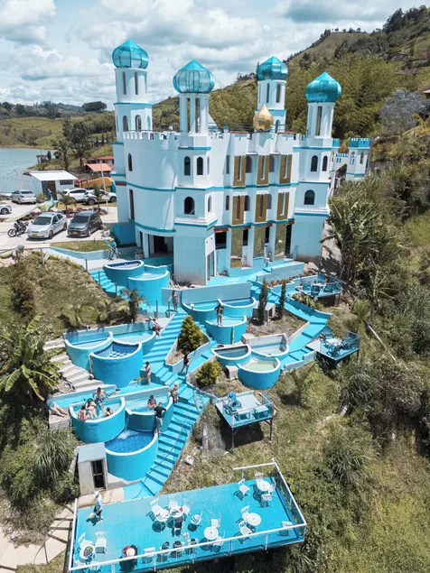 Hotel y Termales Castillo Del Lago Guatape - Image 1