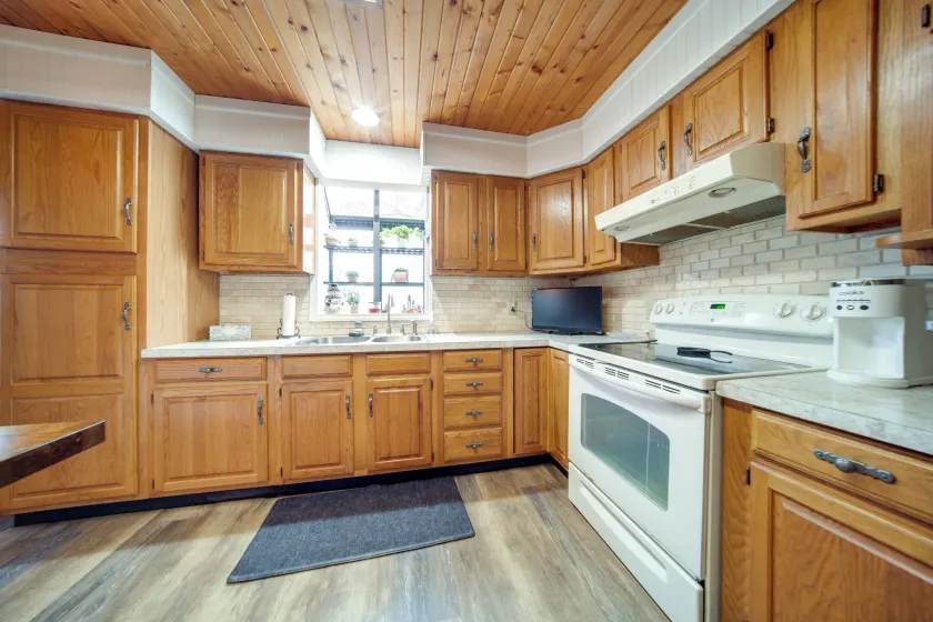 North Jackson Vacation Rental w/ Wraparound Deck! - Innvendig