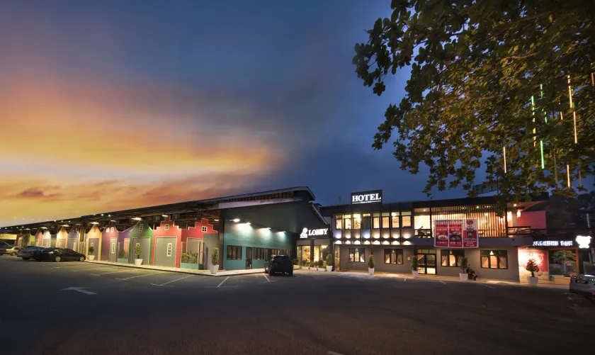 THE WOOD BOUTIQUE HOTEL - Image 1