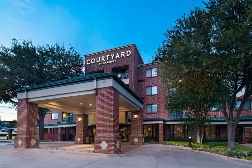 Courtyard Dallas DFW Airport South/Irving - Image 1