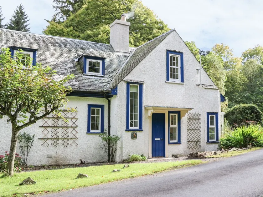 East Lodge - Image 1