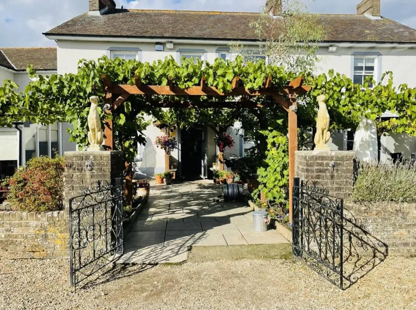 The Greyhound Inn - Image 1