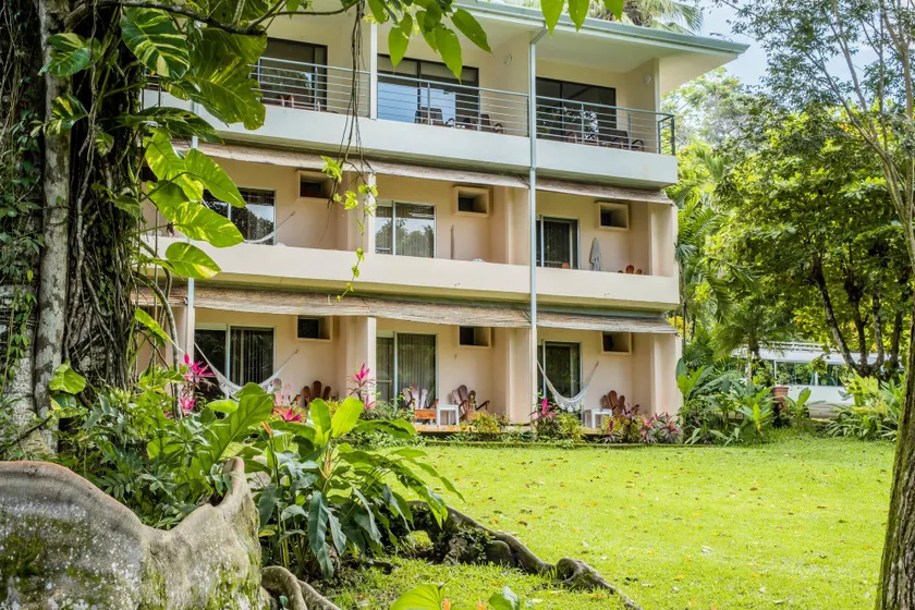 Karahe Beach Hotel - Image 1