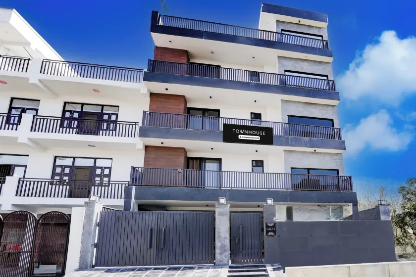 Townhouse Sector 143B Noida - Image 1