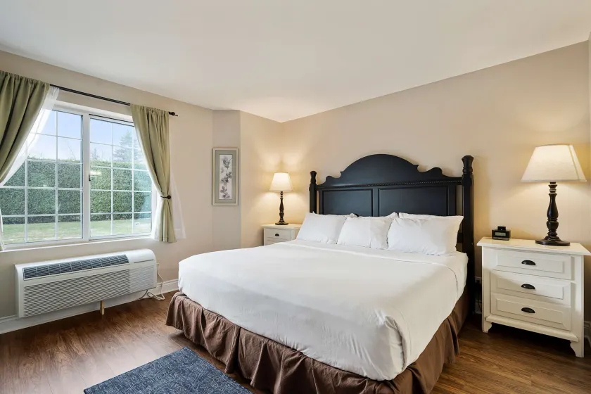 Charlevoix Inn & Suites SureStay Collection by Best Western - Image 1