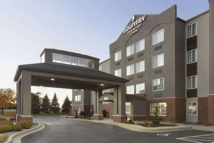 Country Inn & Suites by Radisson, Eagan, MN - Image 1