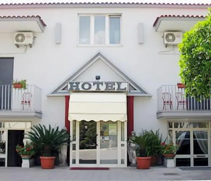 Hotel Calypso - Image 1