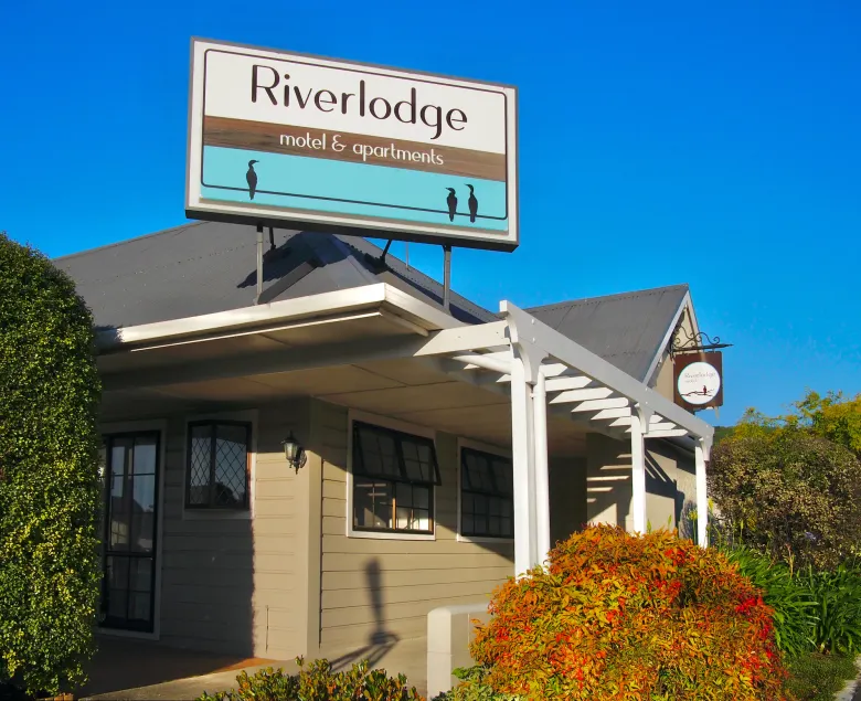 Riverlodge Motel - Image 1