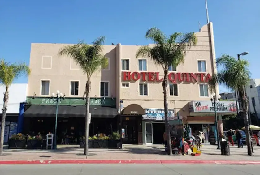 Hotel Quinta - Image 1