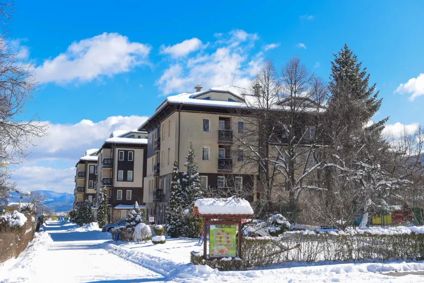 Hotel Bojur & Bojurland Apartment Complex - Image 1