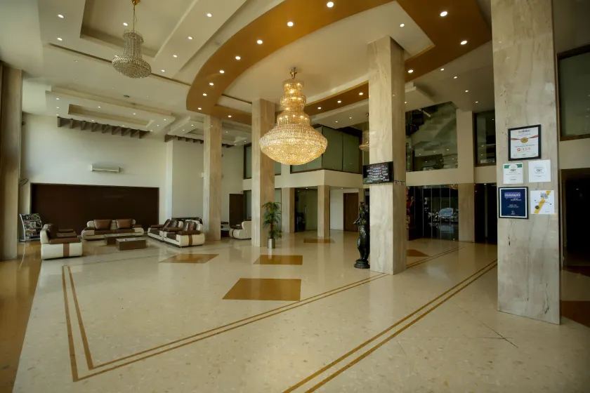 Hotel The Evergrand Palace - Image 1