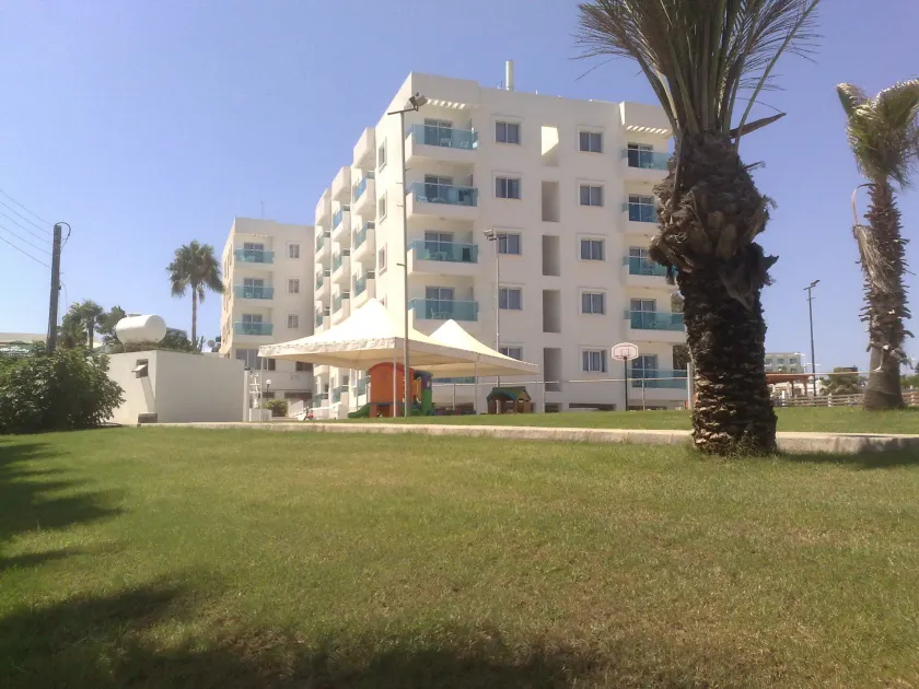 Vrissaki Hotel Apartments - Image 1