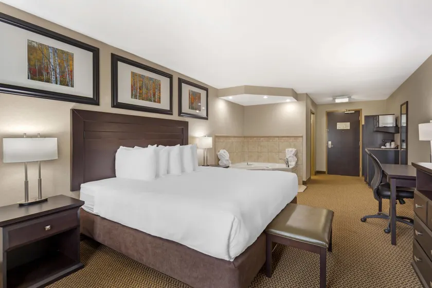 Best Western Bonnyville Inn & Suites - Image 1