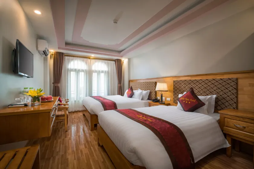 Golden Town Hotel - Image 1