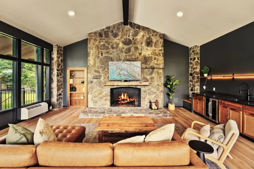 Tremont Lodge & Resort - Image 1