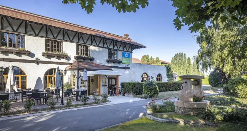 Sure Hotel by Best Western Saint-Quentin Ouest Le pot d étain - Image 1