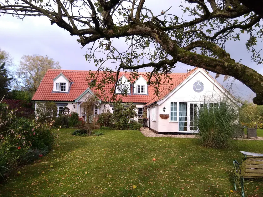 White Cottage B and B - Image 1