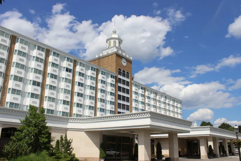 Garden City Hotel - Image 1