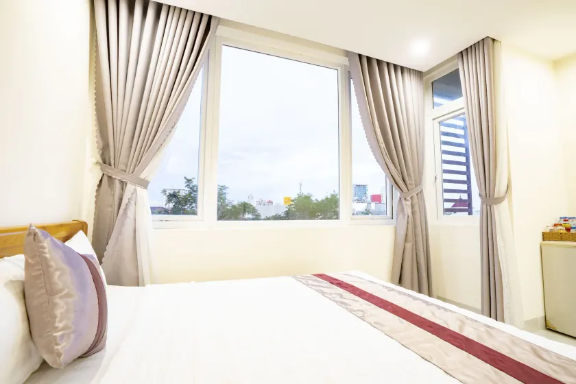Hung Binh Hotel - Image 1