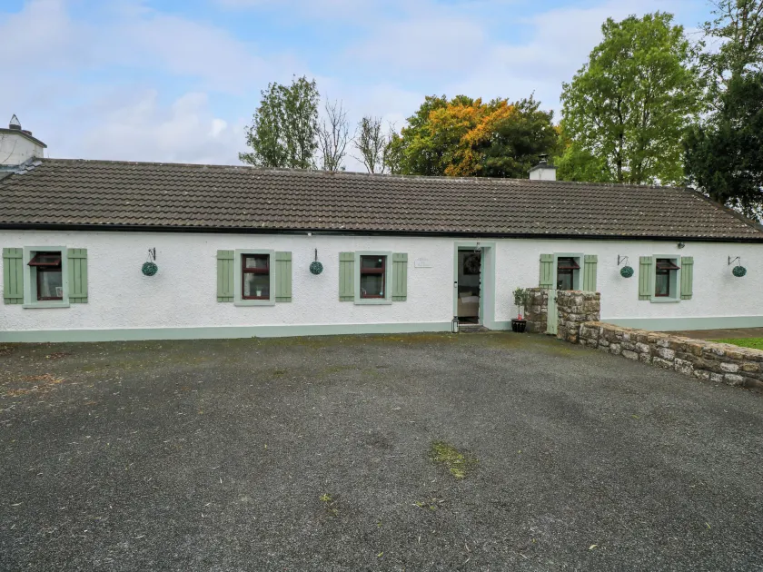 Gort Farm Cottage - Image 1