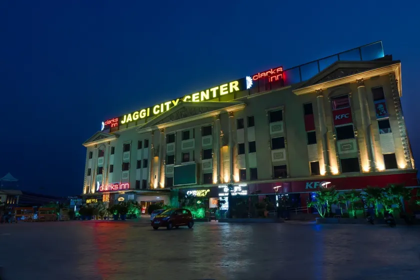 Clarks Inn Ambala - Image 1