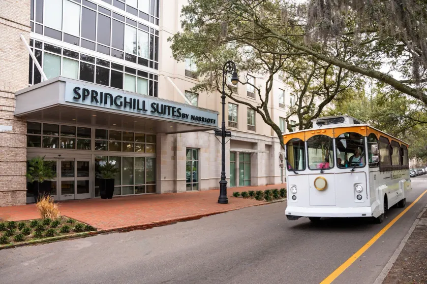 Springhill Suites by Marriott Savannah Downtown Historic District - Image 1