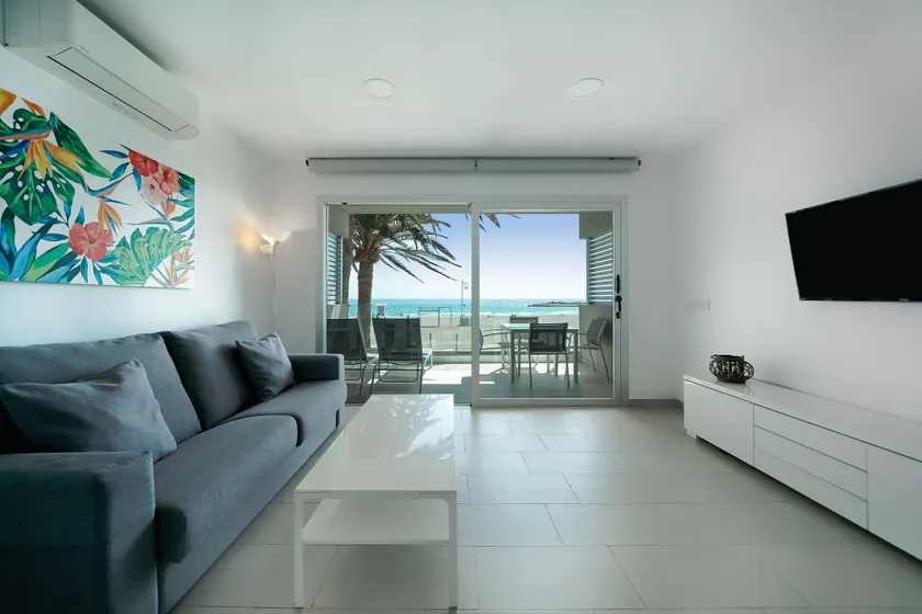 Apartamentos Con Mar - Image 1