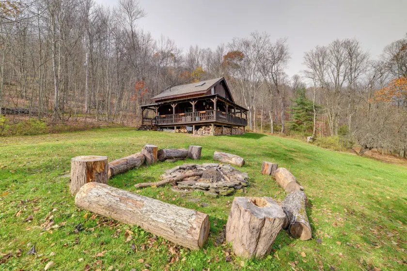 Hilltop Walton Getaway With Picturesque Views! - Image 1