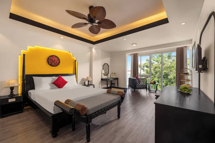 Hoan Cau Hotel - Image 1