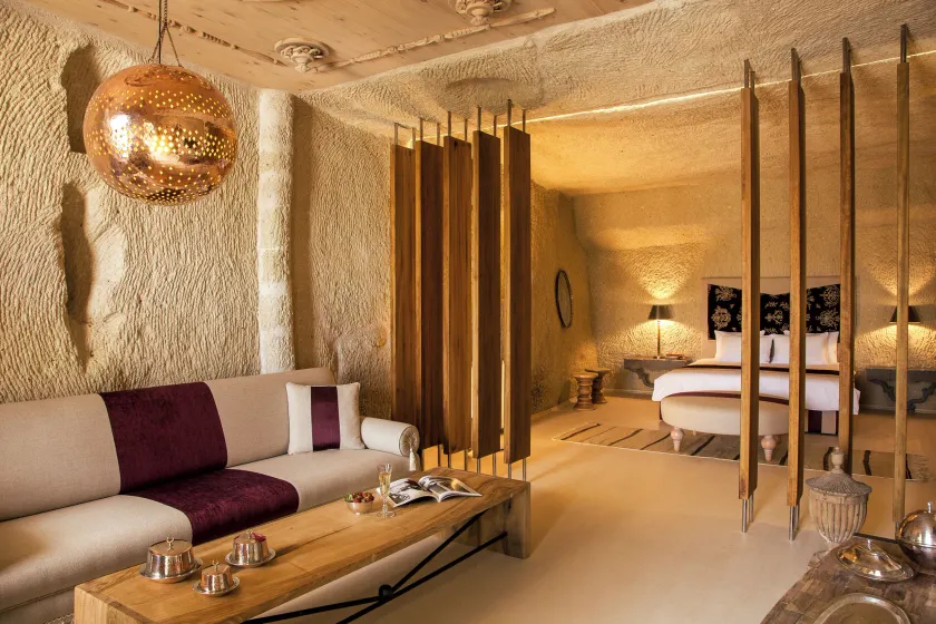 Hezen Cave Hotel - Image 1