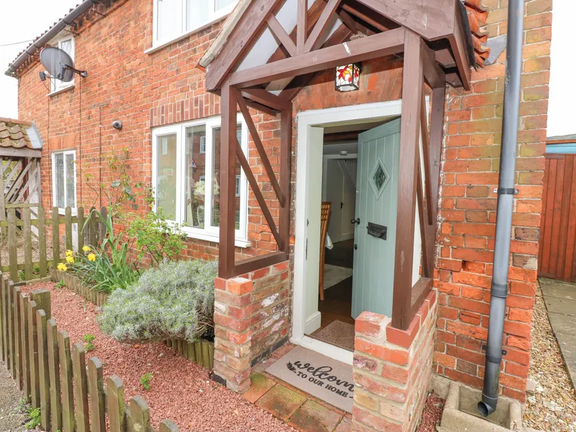 Easter Cottage - Image 1