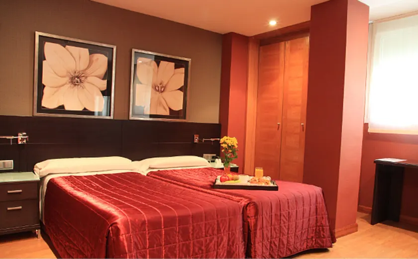 Hotel Villa de Barajas - Image 1