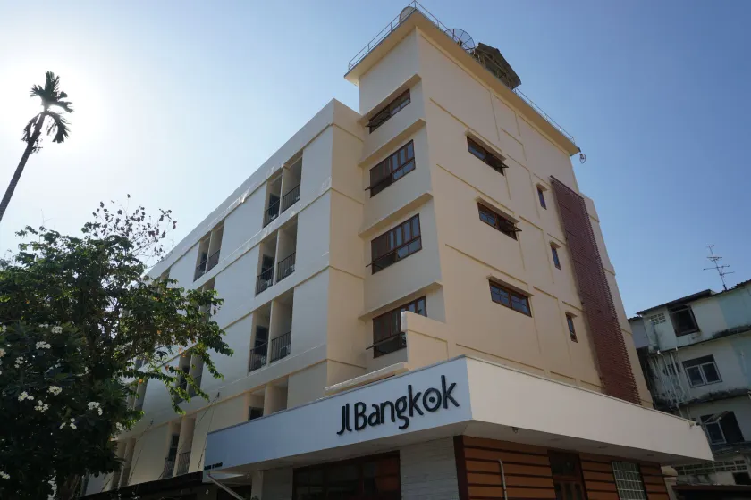 JL Bangkok Hotel - Image 1