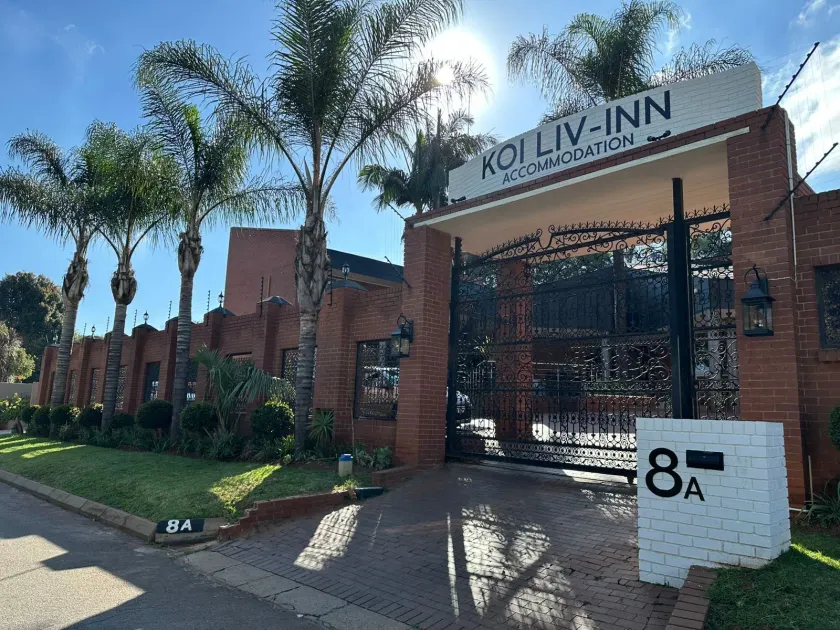 Koi Liv-Inn - Image 1