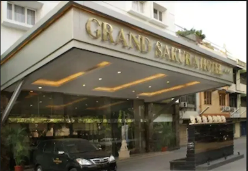 Grand Sakura Hotel - Image 1