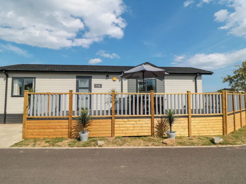 Sea Glass Lodge - Image 1