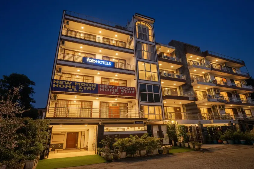 Fabhotel The New Moon - Image 1