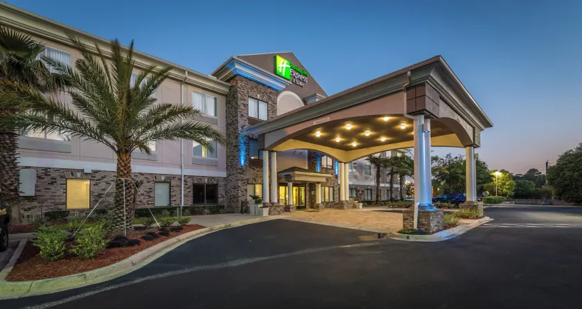 Holiday Inn Express Hotel & Suites Jacksonville-Blount Island by IHG - Image 1