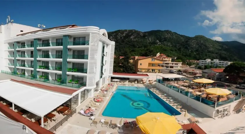 Idas Hotel - Image 1