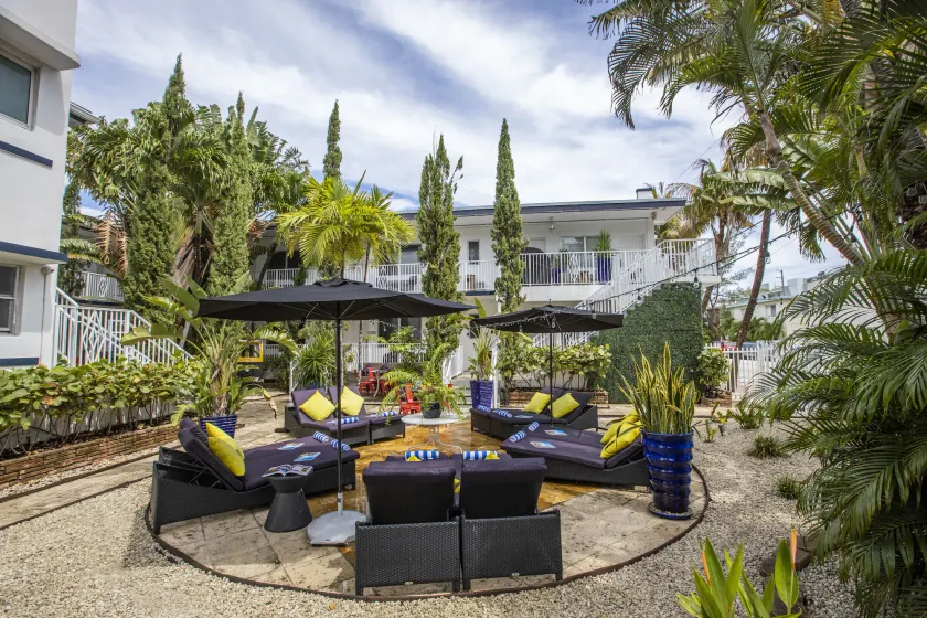Beachside All Suites Hotel - Image 1