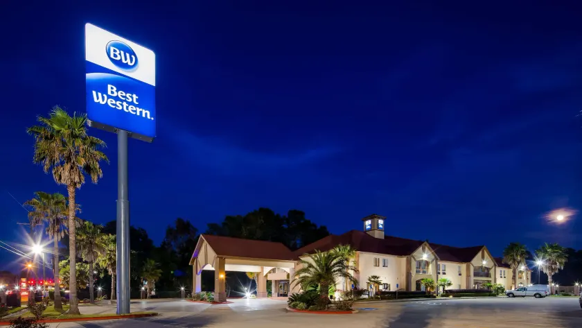 Best Western Inn & Suites - Lake Charles - Image 1